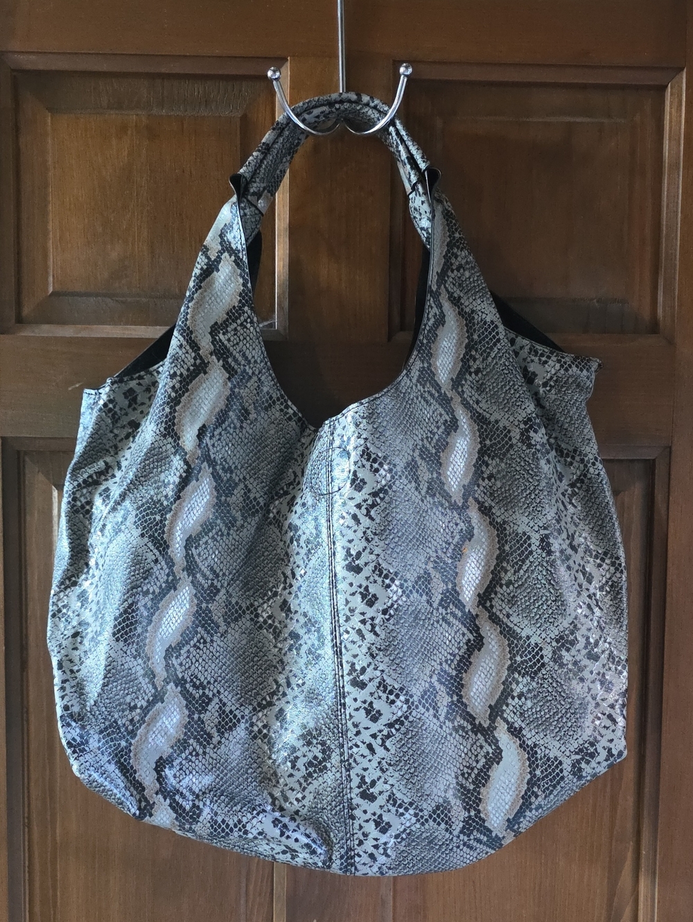 Ah•dorned Vegan Leather Snake-Pattern Hobo Tote Bag in Gray Like New